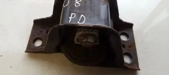 Nissan Note (E11) Engine mount bracket 8200131305