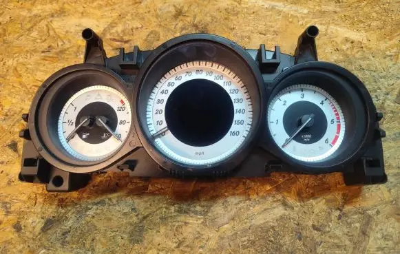 Mercedes-Benz C W204 Speedometer (instrument cluster) A2049004909 2049018002 2049022903