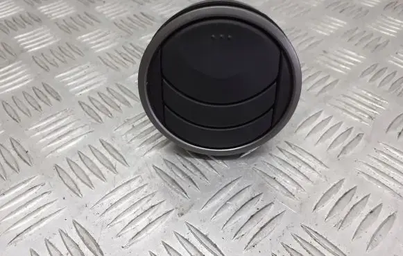 Mazda 6 Dashboard air vent grill cover trim 