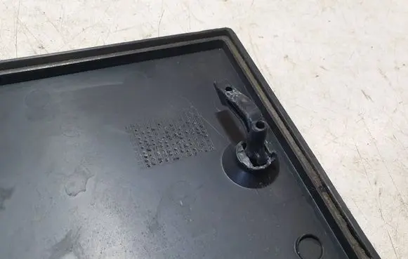 Volvo XC60 Battery box tray cover/lid 31299228