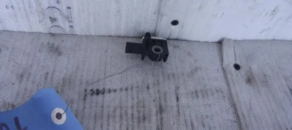 Mercedes-Benz A W176 Airbag deployment crash/impact sensor A1668210151