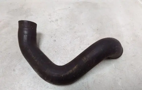 Opel Zafira A Engine coolant pipe/hose 9057322B