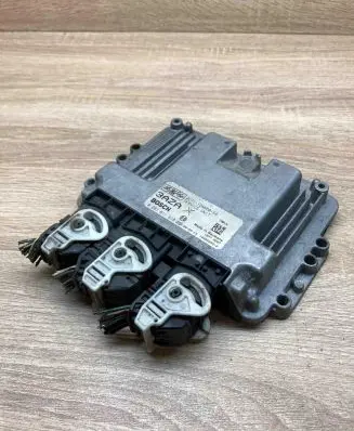 Ford Focus Engine control unit/module ECU 3U7112A650SA 0281011618 WithPlug
