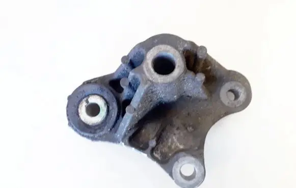 Ford Focus Engine mounting bracket 4m516p093f