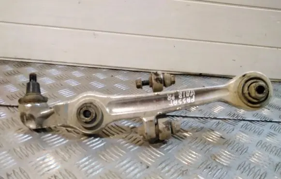 Volkswagen PASSAT B5 Front lower control arm/wishbone