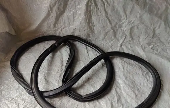 Audi A4 S4 B9 8W Front door rubber seal 8W0831721