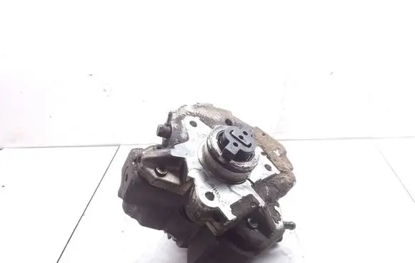Volvo S60 Fuel injection high pressure pump 8642778 0445010043