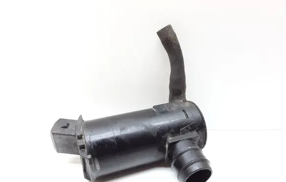 Volvo V70 Windscreen/windshield washer pump