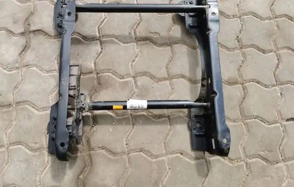 Citroen Berlingo Front passenger seat console base 441325300