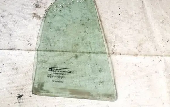 Rear vent window glass