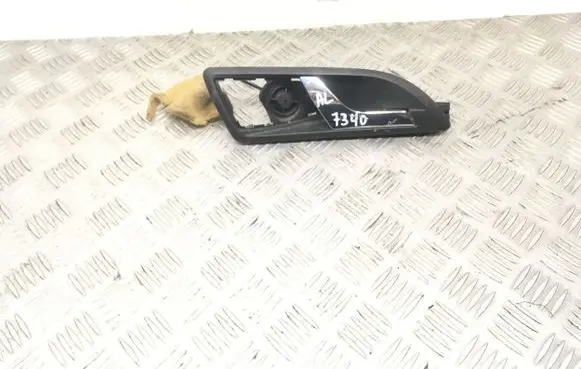 Rear door interior handle