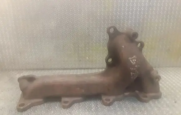 Lexus IS 220D-250-350 Exhaust manifold