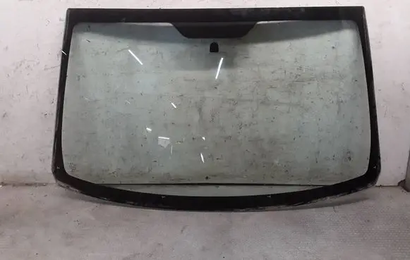 Dodge Caliber Front windscreen/windshield window