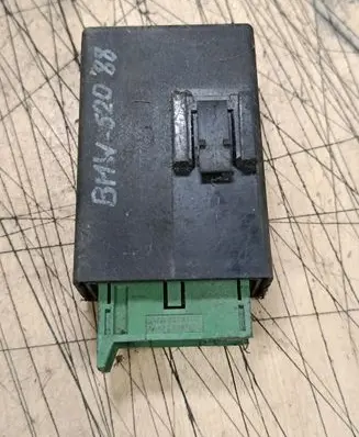 BMW X5 E53 Window wiper relay 61351384441 1384441
