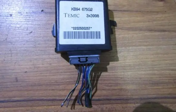 Mazda 323 F Other control units/modules kb94675g2