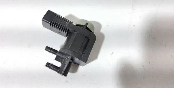 Audi A5 8T 8F Turbo solenoid valve 1K0906283A