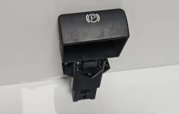 BMW 7 E38 Hand brake release handle 8150466