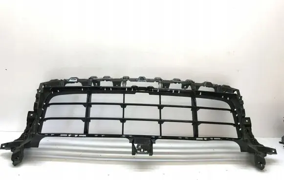Porsche Cayenne (9Y0 9Y3) Front bumper lower grill 9Y0807683