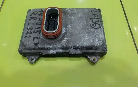 Land Rover Range Rover L322 LED ballast control module YWC500440 14AB45