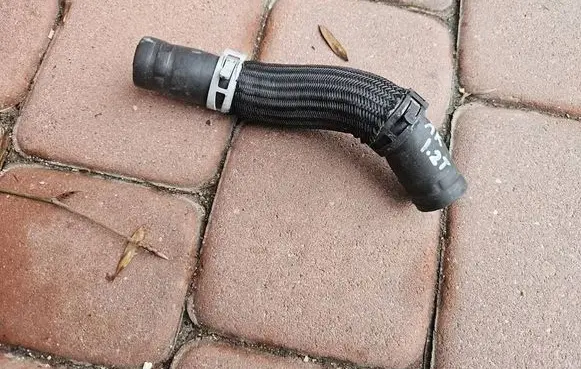 Opel Astra K Engine coolant pipe/hose 