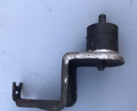 Mercedes-Benz W123 other engine part 
