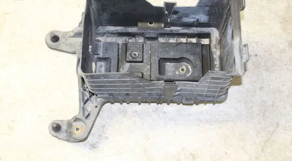 Volkswagen Touran II Battery tray 1K0915333 1K0915325A 1K0915333H