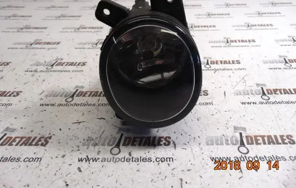 Mercedes-Benz B W245 Front fog light A2518200756