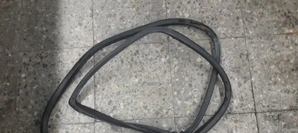 Lexus IS 200-300 Front door rubber seal 