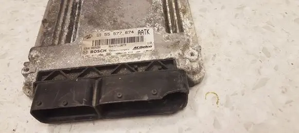 Opel Insignia A Engine control unit/module 55577674 0281017452