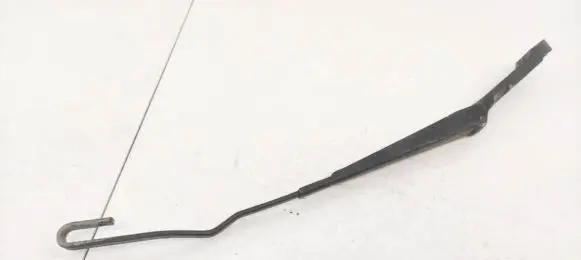 Volkswagen PASSAT B3 Front wiper blade arm 3A1955409