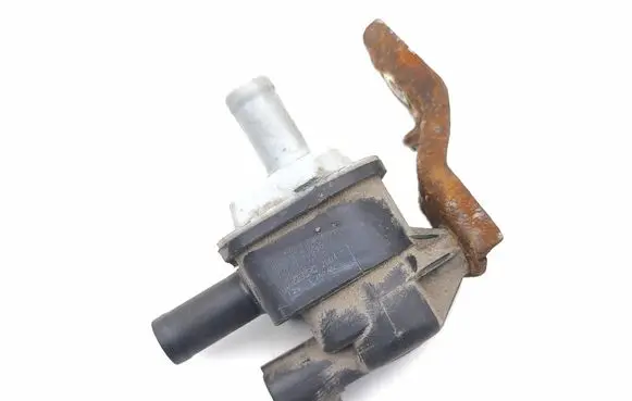 Toyota RAV 4 (XA50) Vacuum valve 9091012279 2004177 1362007110
