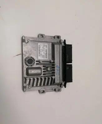 Ford Kuga II Engine control unit/module 28560020 97RI010012 GV6112A650JC