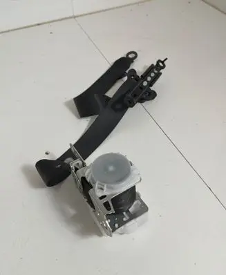 Toyota Corolla E210 E21 Front seatbelt N088631