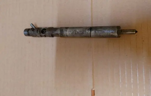 KIA Carnival Fuel injector EJBR02301Z 9001850A