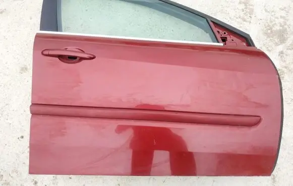 Renault Laguna III Front door raudonos