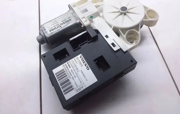 Volvo V50 Front door window regulator motor 30737675 992749102