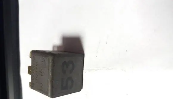 Volkswagen PASSAT B5 Other relay 141951253B