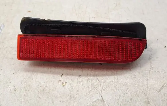 Toyota Avensis T270 Rear tail light reflector 8191013022 5216505010