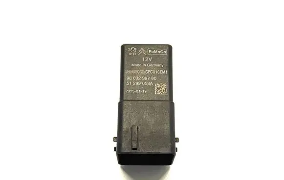 Ford Kuga II Glow plug pre-heat relay 98-032-997-80