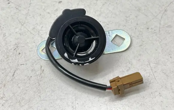 Nissan Pulsar Front door high frequency speaker 281G13GF0A 537471
