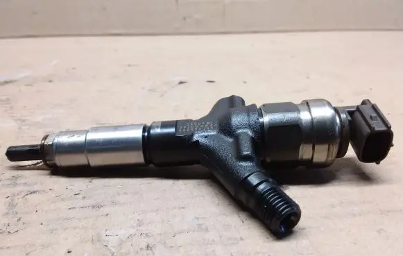 Subaru Legacy Fuel injector 16613AA030
