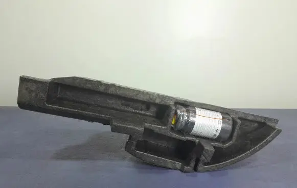 Trunk/boot lower side trim panel