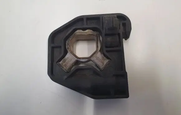 BMW 4 F32 F33 Radiator mount bracket 7600540 4012060B