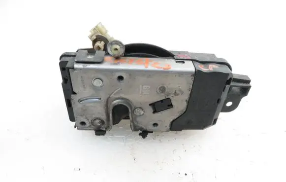 Opel Astra H Front door lock 13210748QF