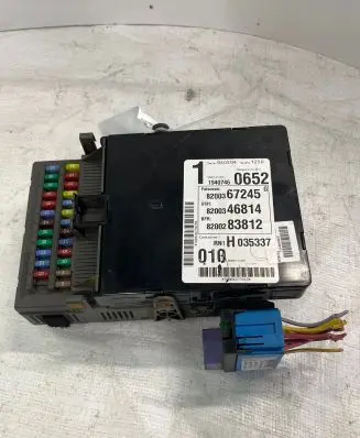 Renault Laguna II Fuse box set 518832019 Z1828Z0038 6L0ZC88L9