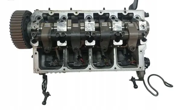 Volkswagen PASSAT B5.5 Engine head 038103373R