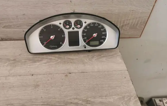 Ford Galaxy Speedometer (instrument cluster) 7M5920800E