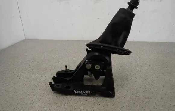 Toyota Yaris Gear shifter/selector 