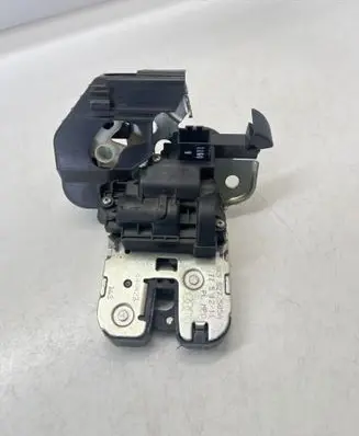 Audi A1 Tailgate/trunk/boot lock/catch/latch 8K9827505A