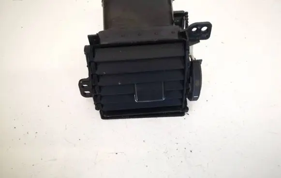 Toyota Auris 150 Dash center air vent grill bourbon9474